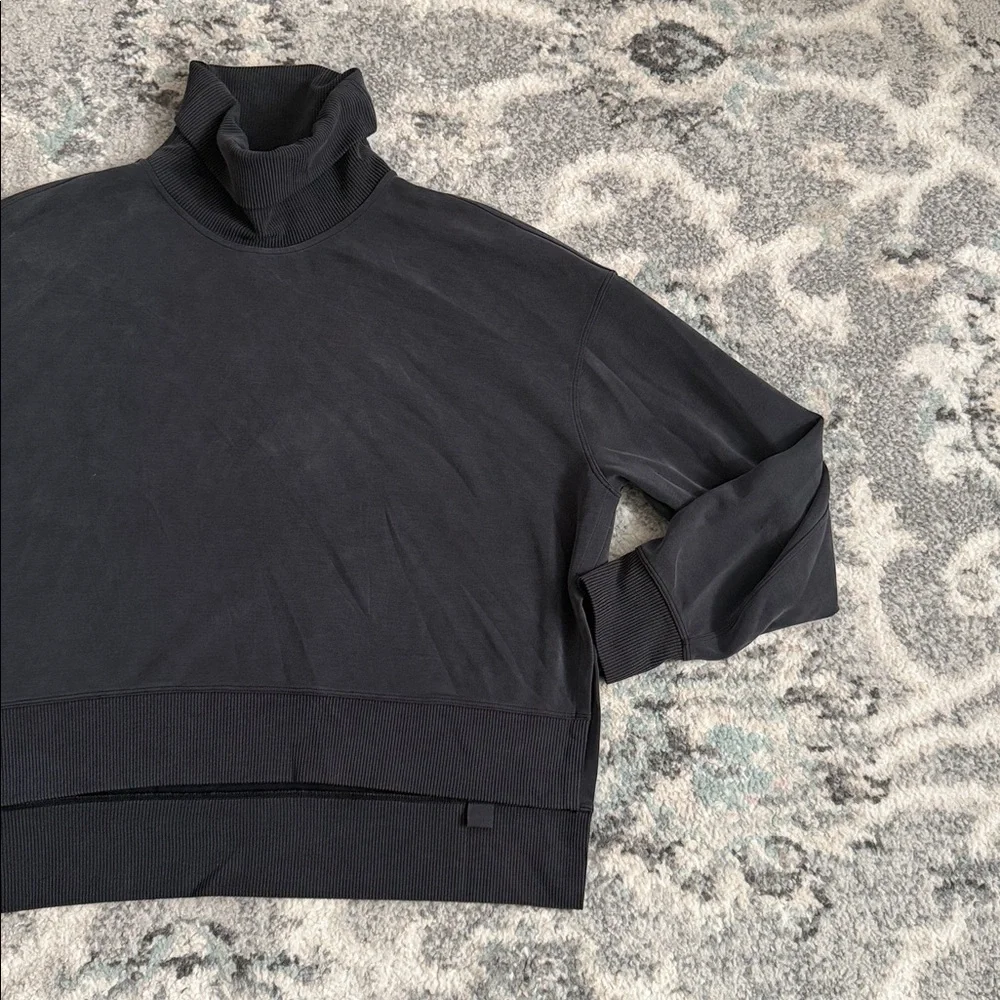 Lululemon Softstreme Turtleneck Pullover in Black